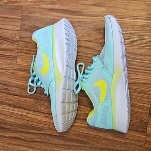 Nike Athletic Shoes in Aqua and Yellow